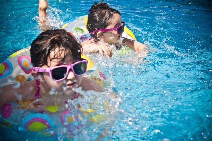 Kids in swimming pool